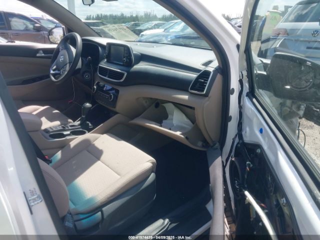 KM8J23A40LU202931 Hyundai TUCSON SE