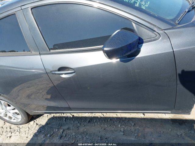 3MYDLBYV3JY312147 Toyota YARIS IA