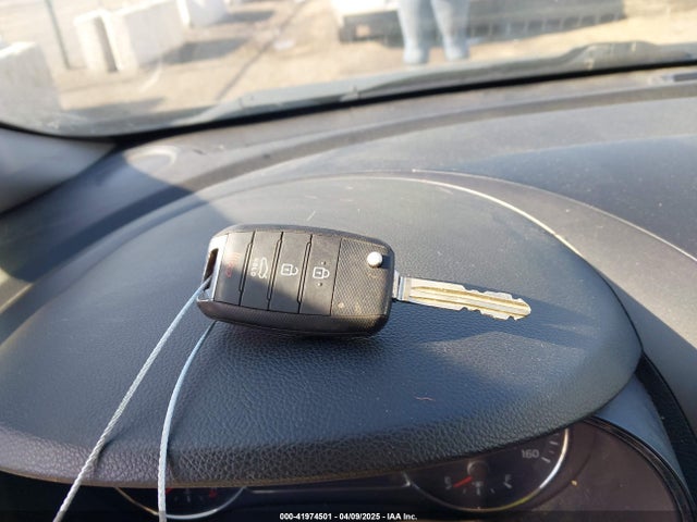 3KPFK4A7XHE156816 KIA FORTE LX
