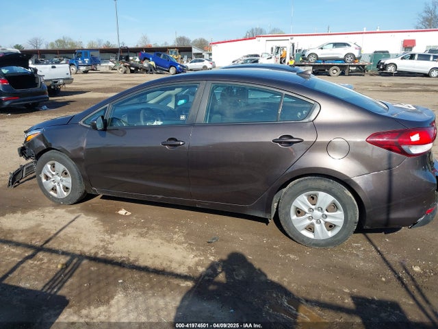 3KPFK4A7XHE156816 KIA FORTE LX