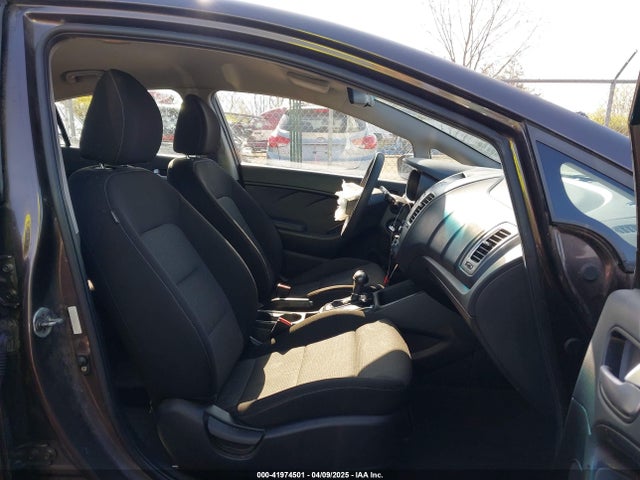 3KPFK4A7XHE156816 KIA FORTE LX
