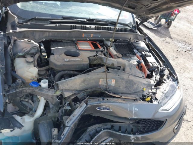 3FA6P0LU6KR225648 Ford Fusion Hybrid Se