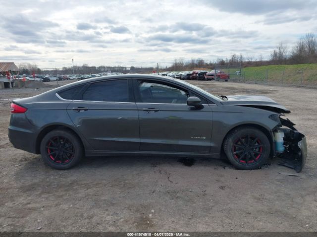 3FA6P0LU6KR225648 Ford Fusion Hybrid Se