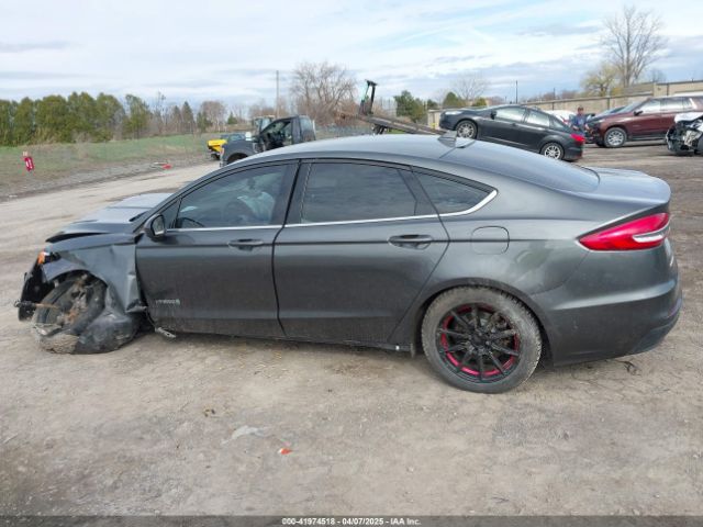 3FA6P0LU6KR225648 Ford Fusion Hybrid Se