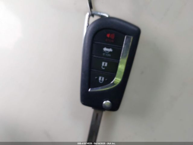 4T1B11HKXJU097151 Toyota CAMRY SE