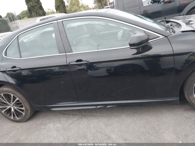 4T1B11HKXJU097151 Toyota CAMRY SE