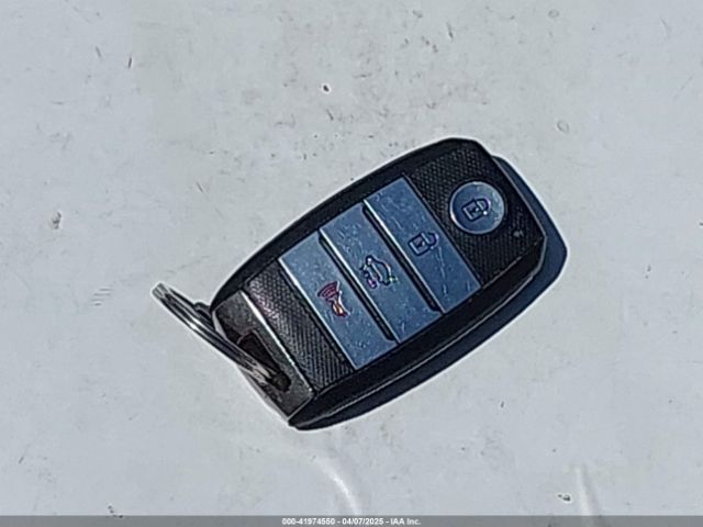 5XXGT4L33KG291680 KIA Optima S