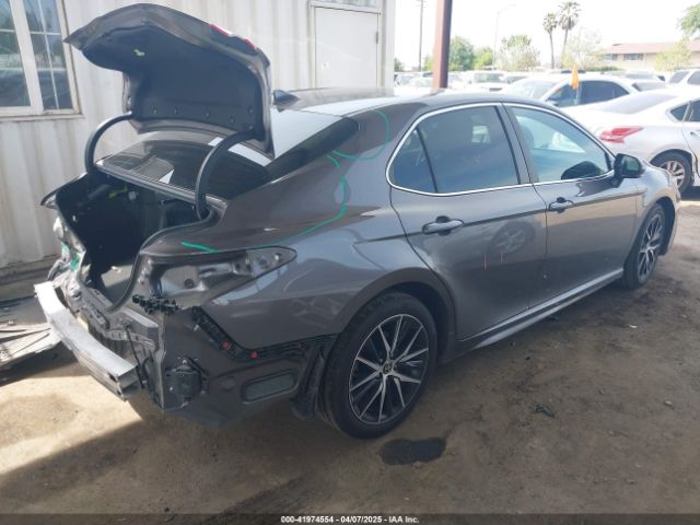 4T1T11AK1NU672466 Toyota CAMRY SE