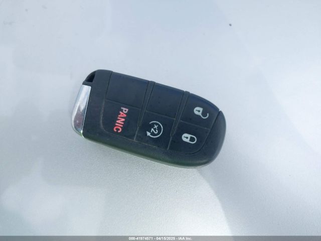 ZACCJABT3FPC06455 Jeep Renegade Latitude