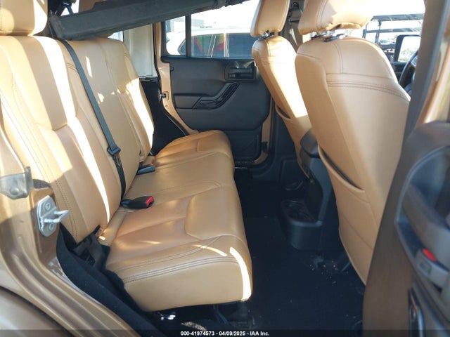 1C4BJWEG4FL678174 Jeep Wrangler Unlimited Sahara
