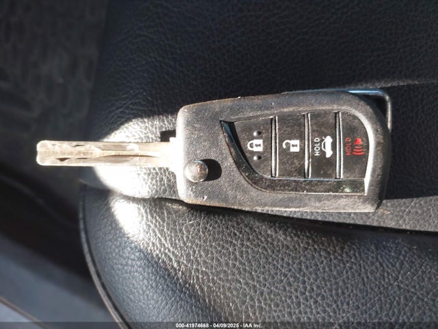 4T1B11HK0JU046516 Toyota CAMRY SE
