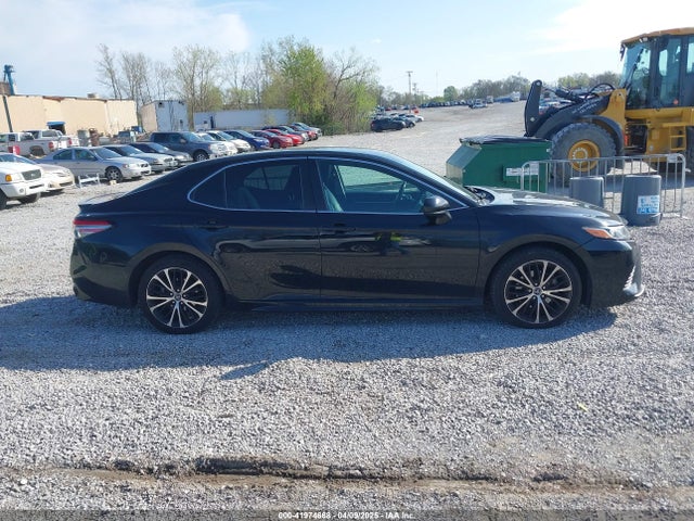 4T1B11HK0JU046516 Toyota CAMRY SE