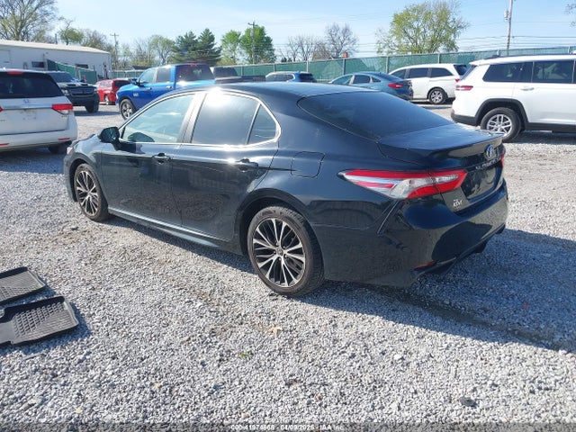 4T1B11HK0JU046516 Toyota CAMRY SE
