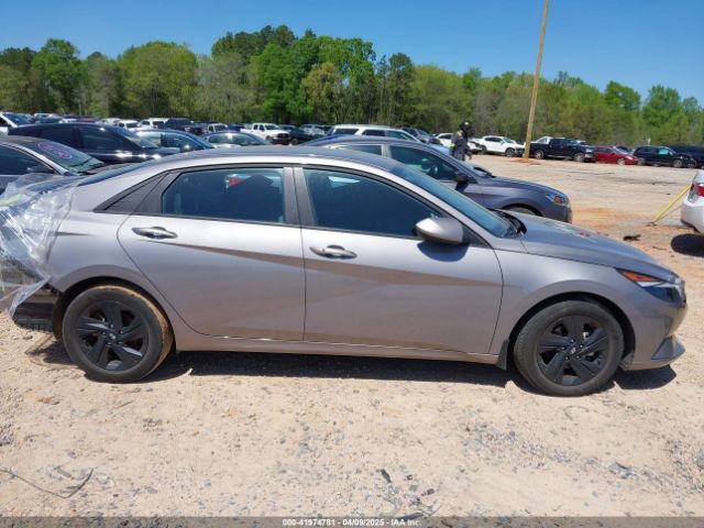 KMHLM4AG3PU553437 Hyundai ELANTRA SEL