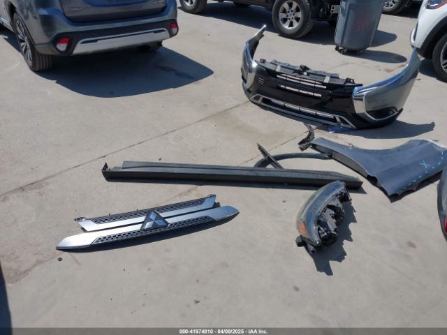 JA4AD2A31KJ000609 Mitsubishi Outlander Es