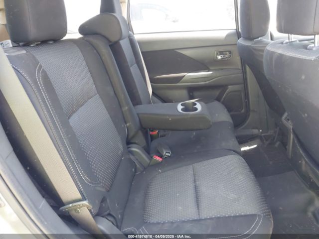JA4AD2A31KJ000609 Mitsubishi Outlander Es