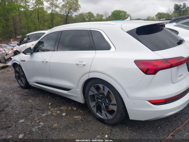 WA1LAAGE8PB006137 Audi E-tron Premium Plus Quattro