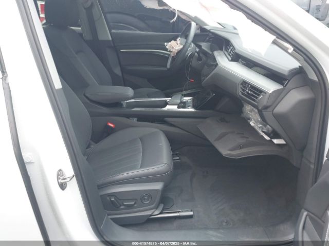 WA1LAAGE8PB006137 Audi E-tron Premium Plus Quattro