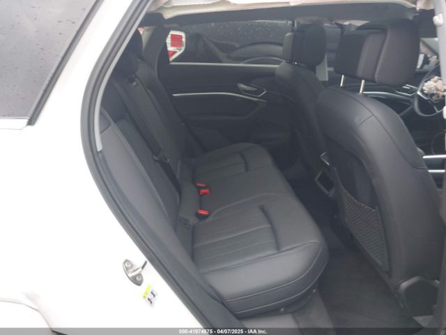 WA1LAAGE8PB006137 Audi E-tron Premium Plus Quattro