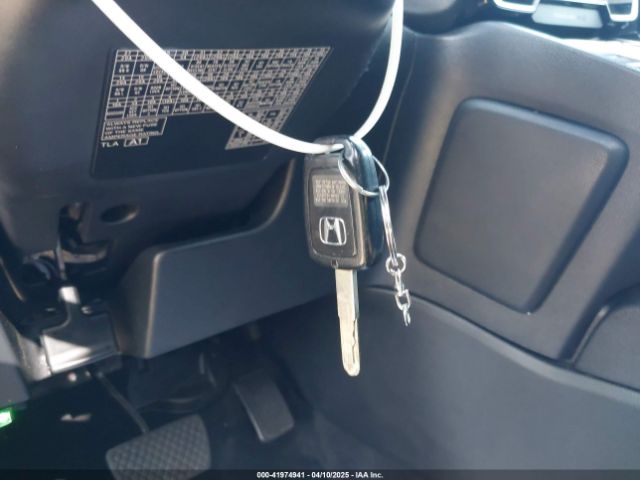 2HKRW5H32JH427539 Honda CR-V LX