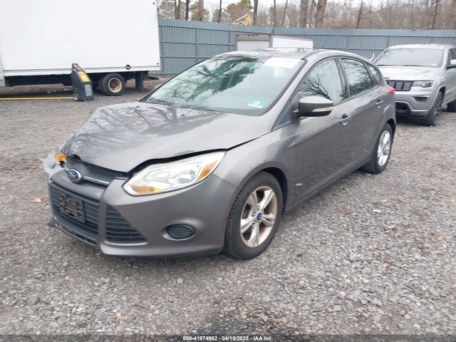 1FADP3K2XEL121210 Ford FOCUS SE