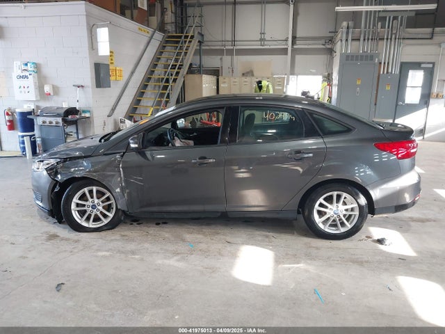 Ford FOCUS SE 2017 1FADP3F29HL220440 Image 14