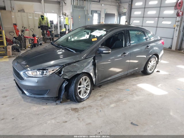 Ford FOCUS SE 2017 1FADP3F29HL220440 Image 2
