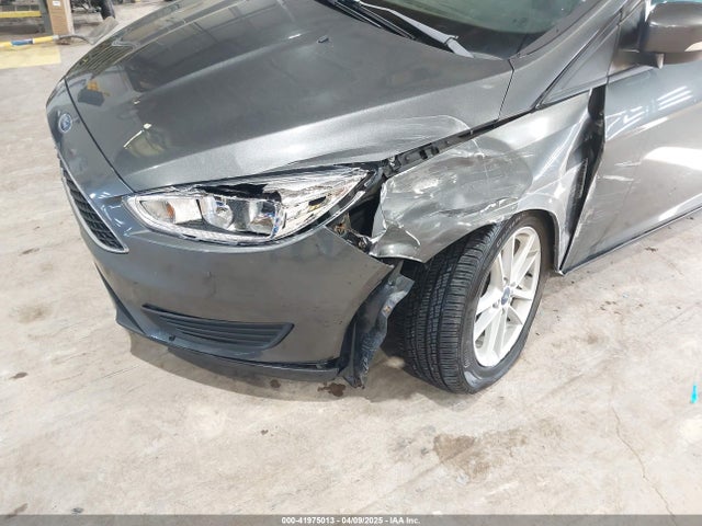 Ford FOCUS SE 2017 1FADP3F29HL220440 Image 6