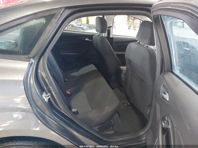 Ford FOCUS SE 2017 1FADP3F29HL220440 Image 8