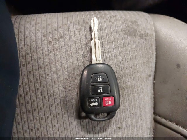 4T1BF1FK6HU281274 Toyota CAMRY SE