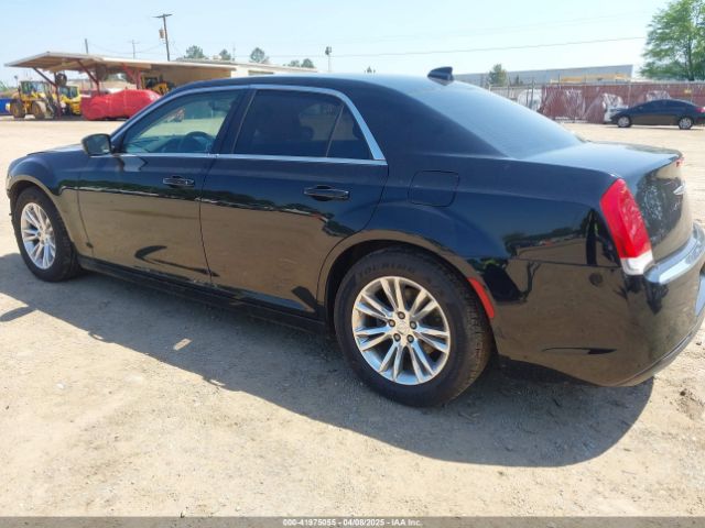 2017 CHRYSLER 300 2C3CCAAG4HH553025 Photo 2