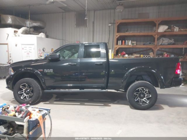 1C6RR7FT1HS720437 RAM 1500 Express  4x4 6'4 Box