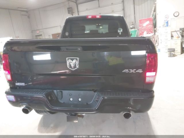 1C6RR7FT1HS720437 RAM 1500 Express  4x4 6'4 Box