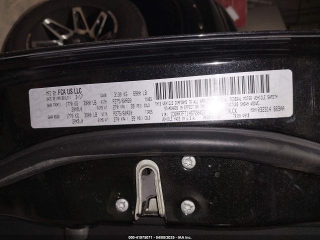 1C6RR7FT1HS720437 RAM 1500 Express  4x4 6'4 Box