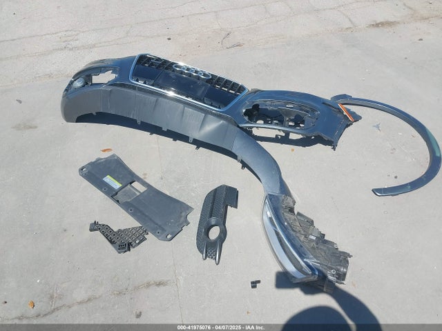 WA1GFCFS7FR013818 Audi Q3 2.0t Premium Plus