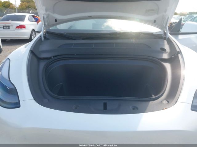 2024 TESLA MODEL Y 7SAYGDEE6RA292939 Photo 9