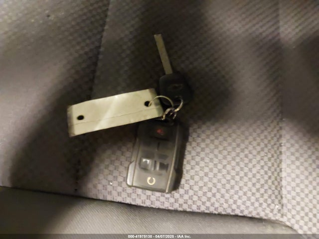 1GCVKREC8HZ187664 Chevrolet Silverado 1500 1lt