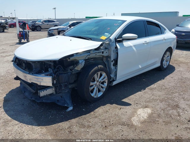 Chrysler 200 Touring 2016 1C3CCCFB6GN186370 Image 2