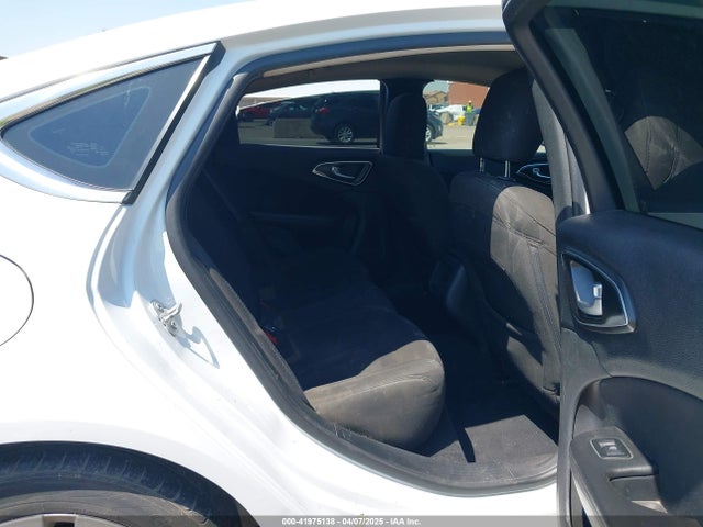 Chrysler 200 Touring 2016 1C3CCCFB6GN186370 Image 8