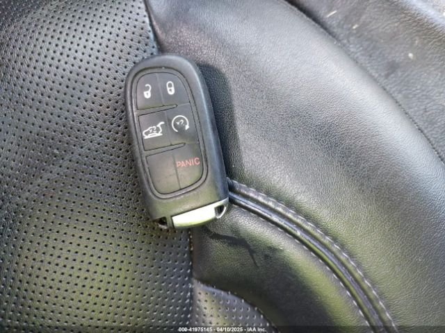 1C4PJMDN1KD208988 Jeep Cherokee Limited 4x4