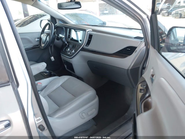 5TDYK3DCXGS751231 Toyota Sienna Xle 8 Passenger