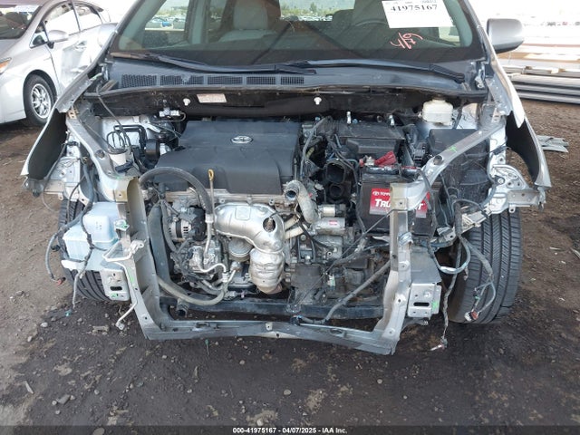 5TDYK3DCXGS751231 Toyota Sienna Xle 8 Passenger