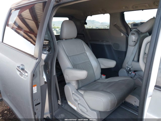 5TDYK3DCXGS751231 Toyota Sienna Xle 8 Passenger