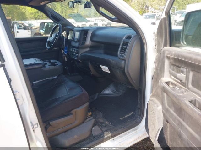 3C6UR5HL0NG202656 RAM 2500 Tradesman  4x4 8' Box