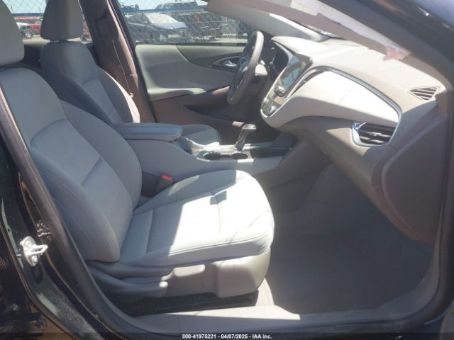 2019 CHEVROLET MALIBU 1G1ZD5ST0KF117828 Photo 4