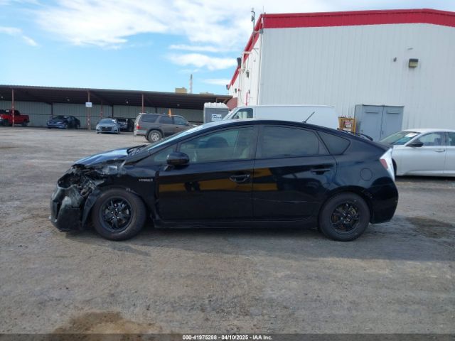 JTDKN3DU3E1748414 Toyota Prius Two
