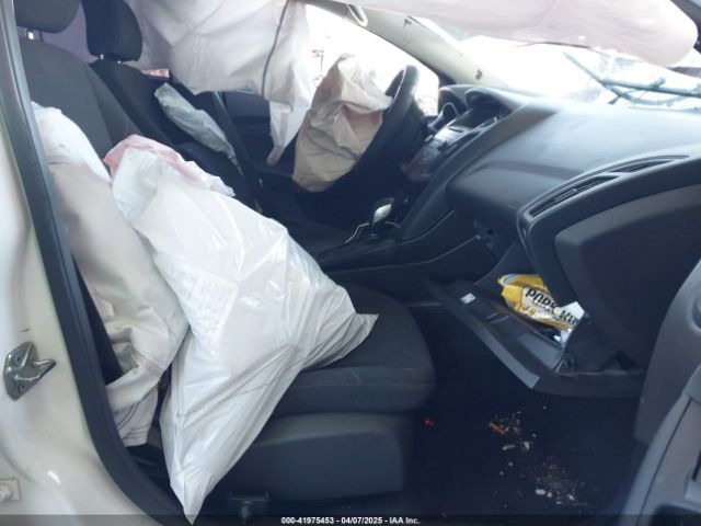 1FADP3F2XHL300331 Ford FOCUS SE