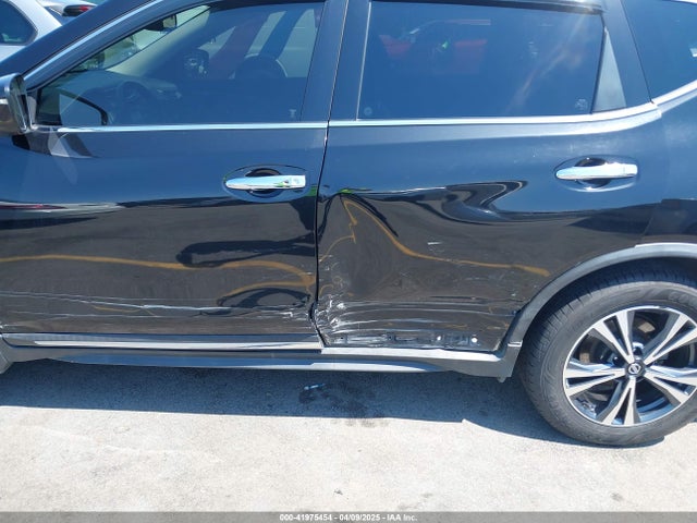 JN8AT2MT4HW407893 Nissan Rogue Sl