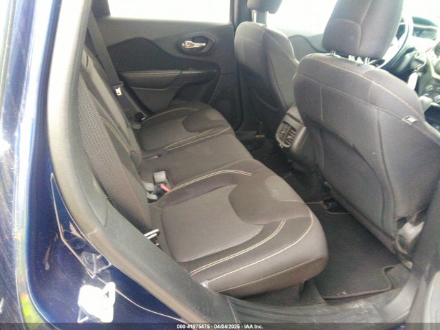 1C4PJMCS7FW746984 Jeep Cherokee Latitude
