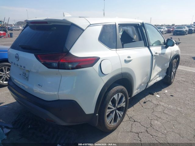 JN8BT3BA2PW434018 Nissan Rogue Sv Fwd